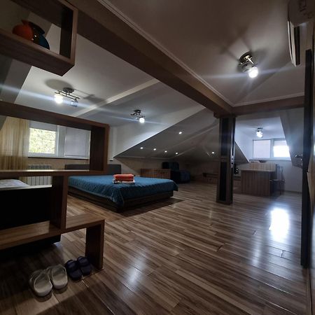 Apartments On Mustafa Ozturk Almaty Luaran gambar