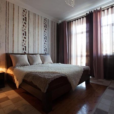 Apartments On Mustafa Ozturk Almaty Luaran gambar