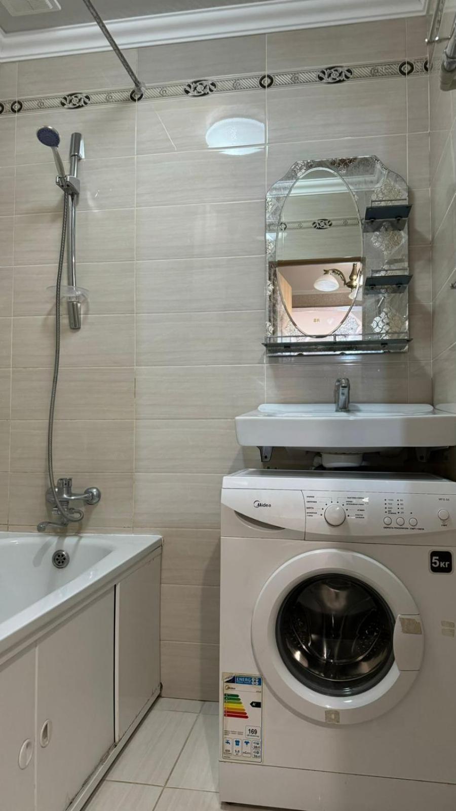 Apartments On Mustafa Ozturk Almaty Luaran gambar