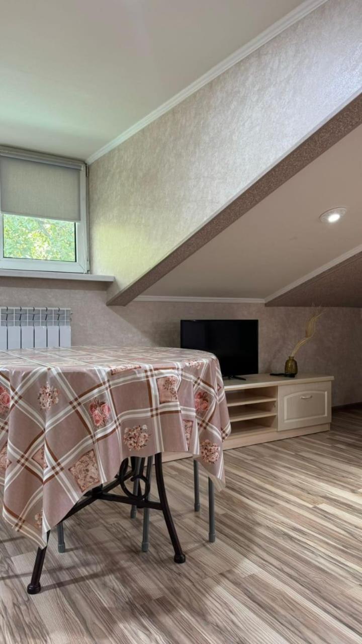 Apartments On Mustafa Ozturk Almaty Luaran gambar